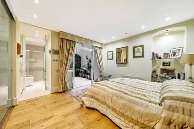 Flat for sale in Lancaster Gate, London W2