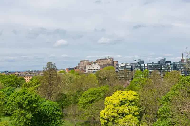 4 Bedroom Flat for Sale in Marchmont with Panoramic Views