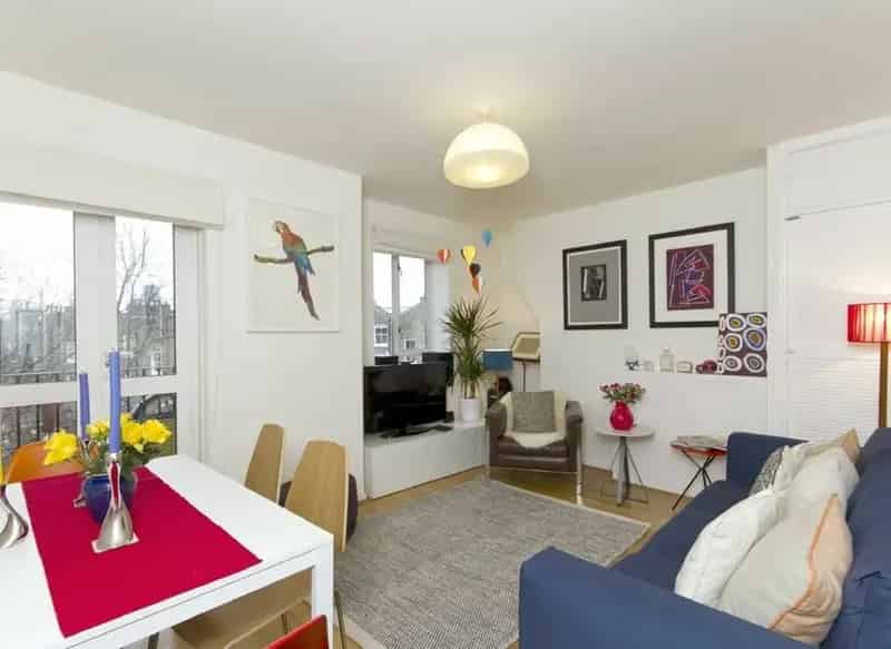 Three Double Bedroom Apartment Islington Modern Interior Private Balcony