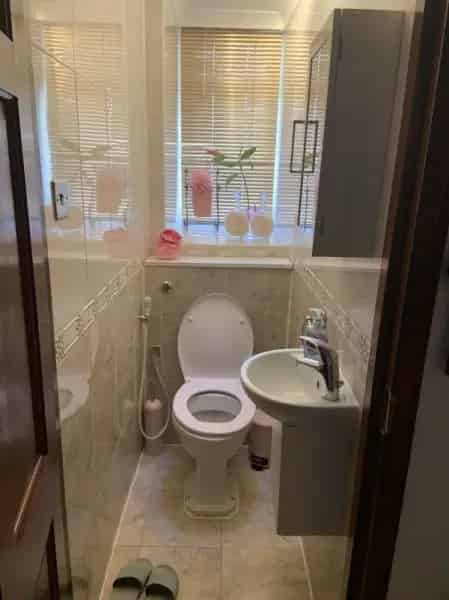 2-Floor Flat Churchill Gardens  New Kitchen Bathrooms Large Balcony Close to Shops Schools