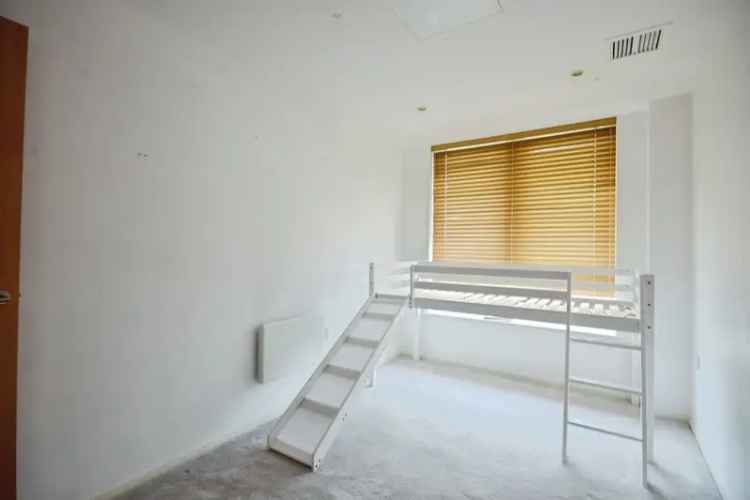 2 Bed Apartment Marina View Allocated Parking