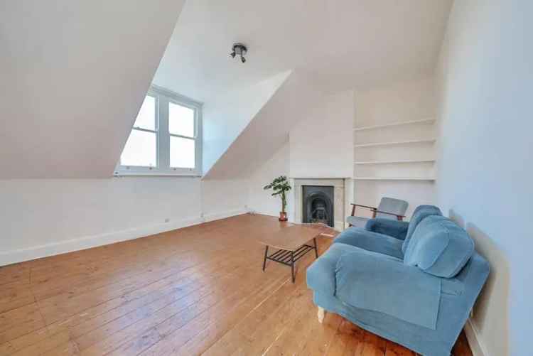 Flat For Sale in London, England