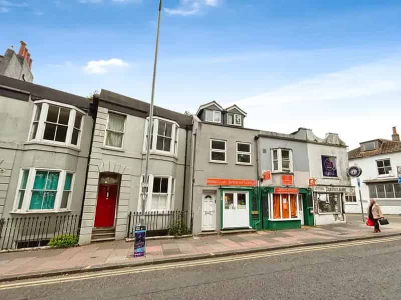 2 bedroom maisonette to rent