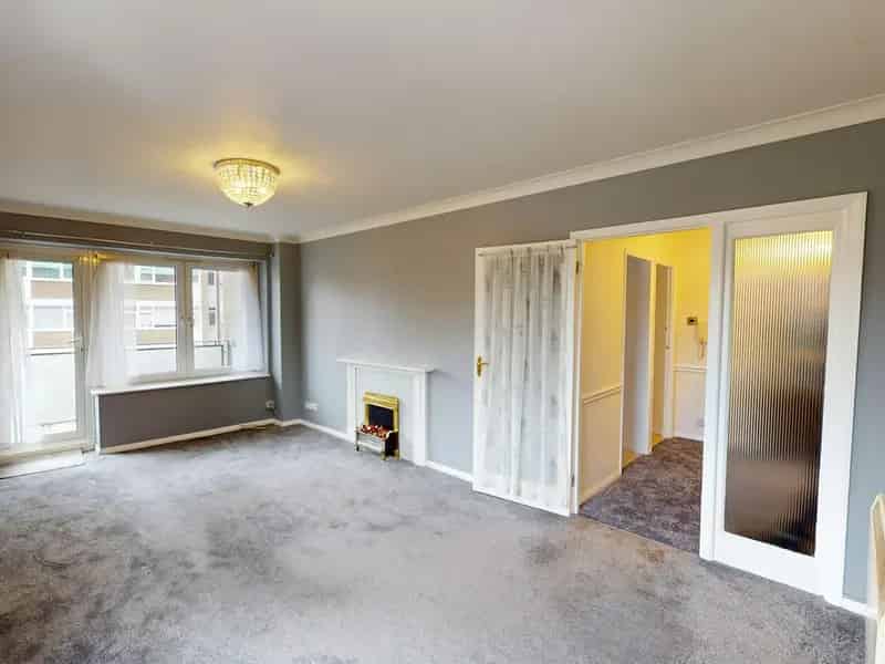 Hove Seafront One-Bedroom Flat Spacious Balcony Modern