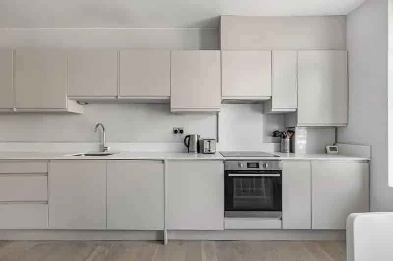 2 Bedroom Flat for Sale Near Loughborough Junction Station