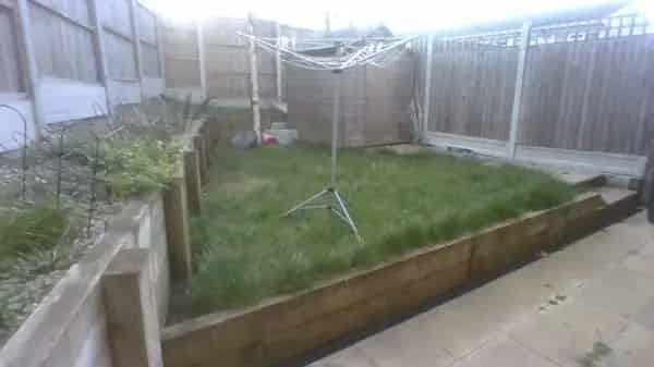 3 Bed House with 2 Parking Spaces Near Shops