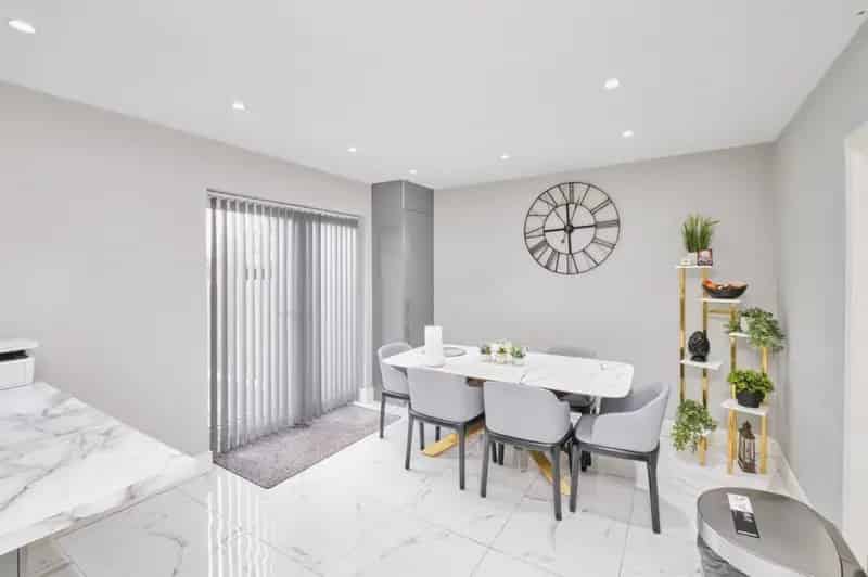 Six Seven Bedroom Semi Detached Family Home Near Motorways