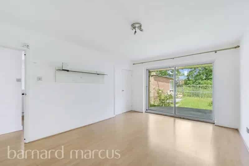 Immaculate 2-3 Bed Bungalow Feltham Newly Refurbished