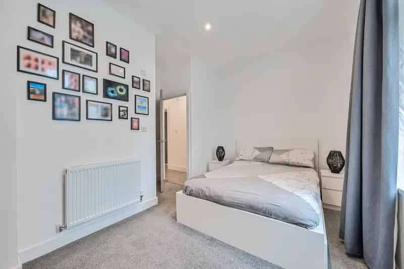 2 Bedroom Flat House to Rent in Portsmouth