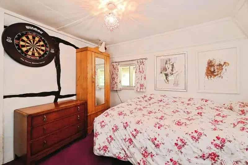 4 Bed Thatched Cottage For Sale