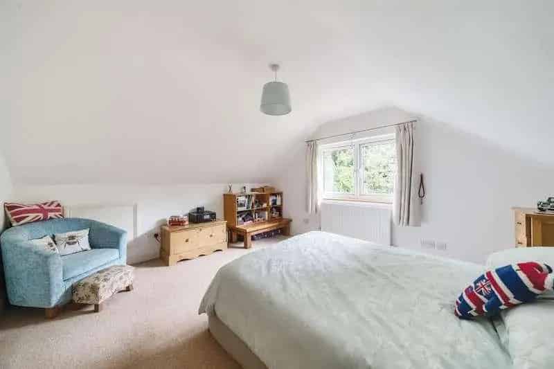 4 Bed Detached Chalet Bungalow For Sale