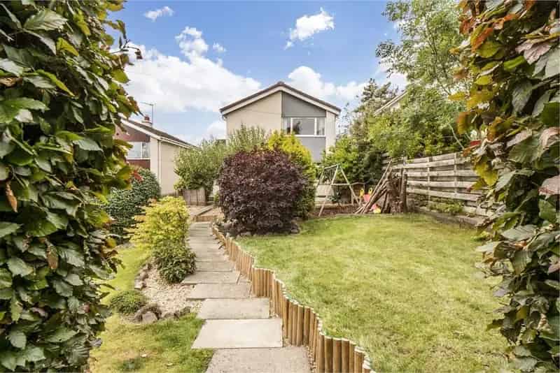 3 Bed House - Detached with 1 Reception Room