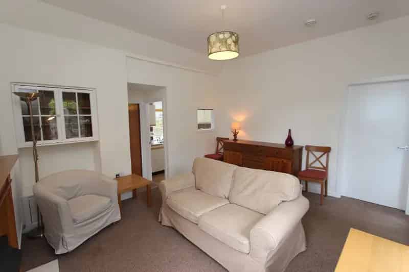 2 Bedroom Furnished House to Rent in Murrayfield