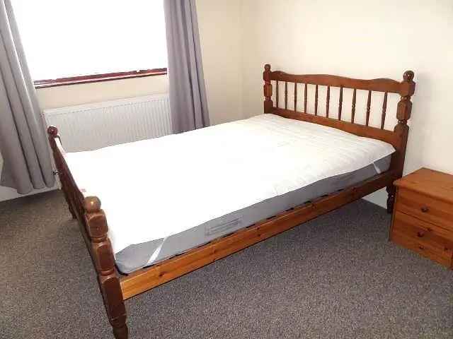 3 Bedroom Semi Detached House Furnished Available August 2025