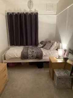 House For Rent in Gravesham, England