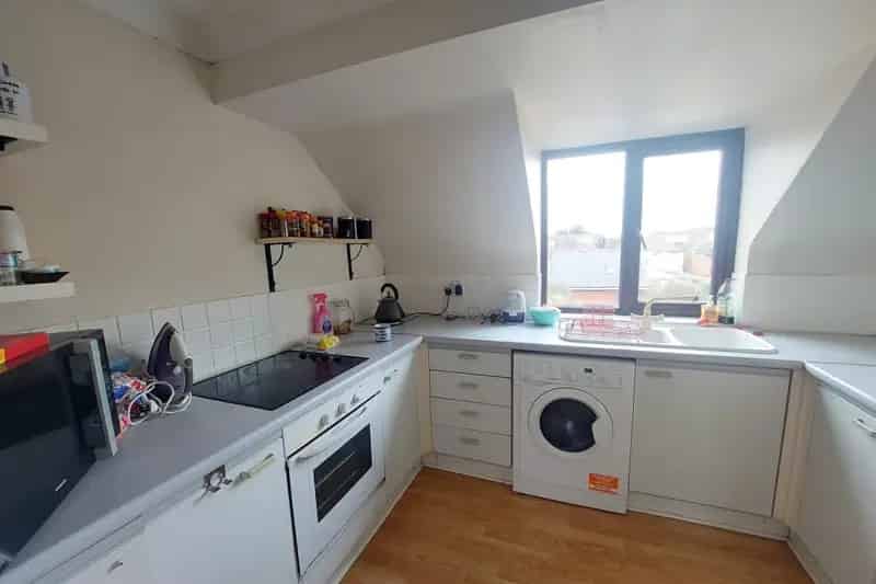 Top Floor Apartment in Shirley Southampton Near Shops and Cafes