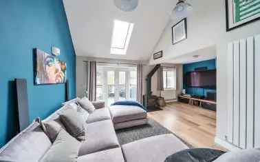 Bungalow For Sale in Beaminster, England