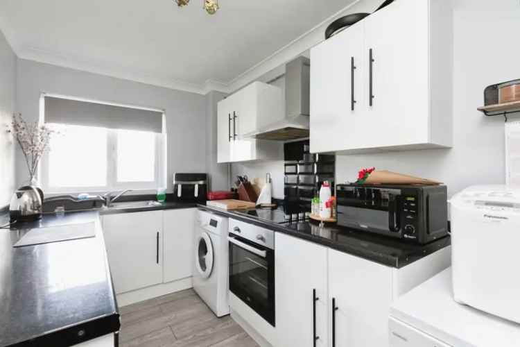 Three Bedroom Ground Floor Apartment Near Bexhill Town Centre