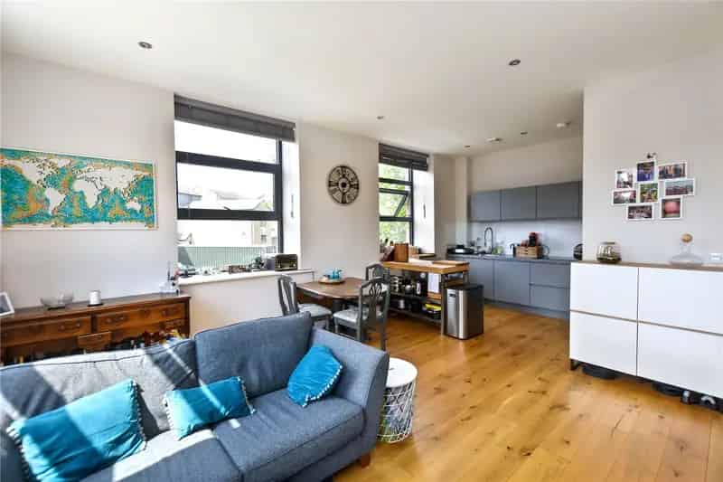 Luxury 2-Bed Apartment in Horsforth Mill Gated Development