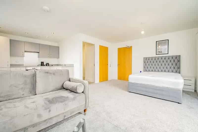 Top Floor Studio Apartment with Terrace Adelphi Wharf Salford