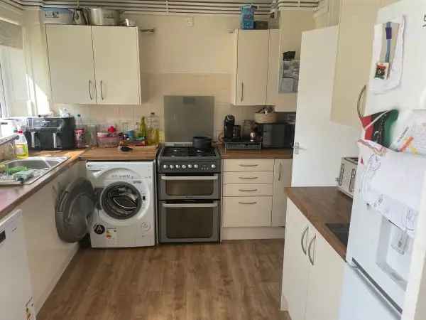 House For Rent in Crawley, England