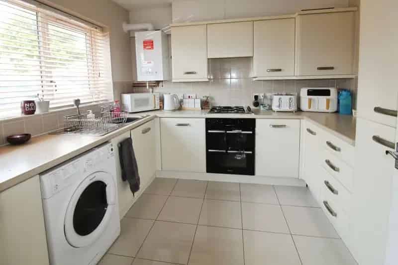 3 Bedroom Semi Detached House Birmingham