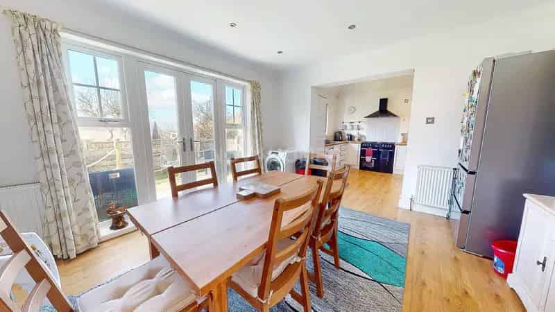 7 Bedroom Detached House with Redevelopment Potential