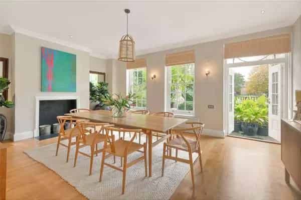 Chelsea Square House with Separate Mews House and Garden