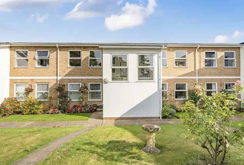2 Bedroom Ground Floor Apartment for Sale