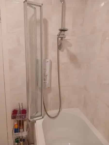 2 Double Bedroom Ground Floor Flat Near Rouken Glen Park