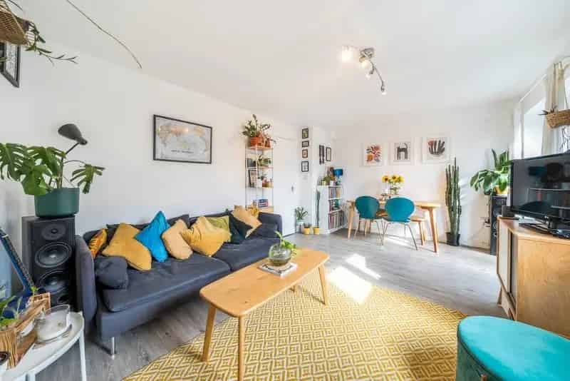 Two Bedroom Apartment near Gipsy Hill Station Central London