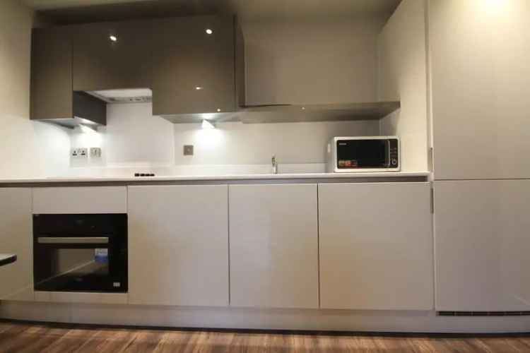 2 Bedroom Apartment with Parking and Balcony - Jewellery Quarter