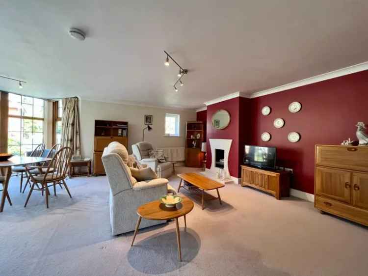 2 Bedroom Flat for Sale in Tenterden