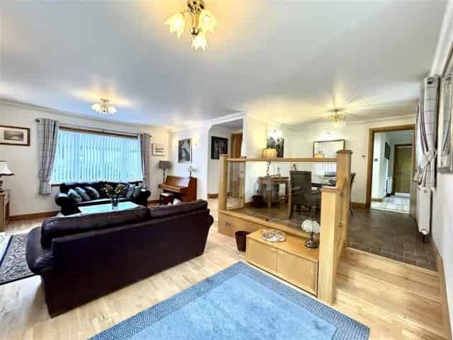 4 Bedroom Detached House for Sale in Hamilton