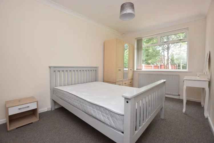 Two Double Bedroom Bungalow Available Mid-May