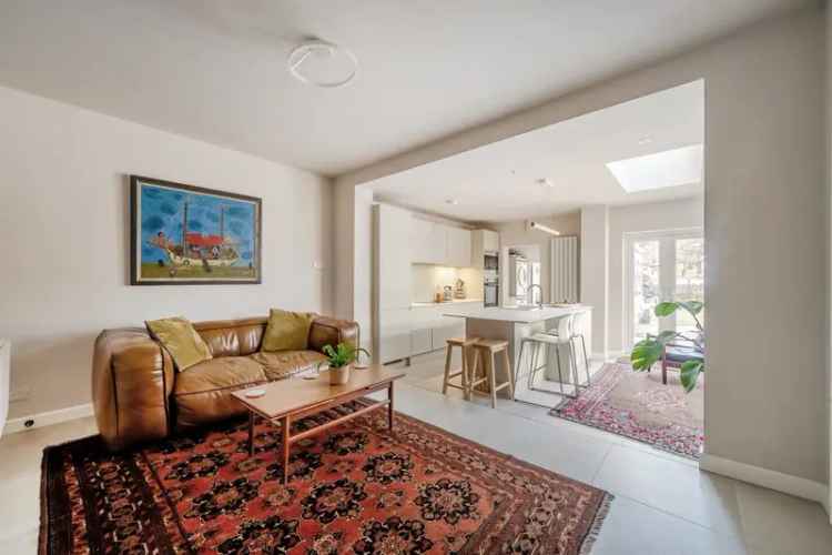 Three Bedroom Semi-Detached Home Maidenhead St Marks
