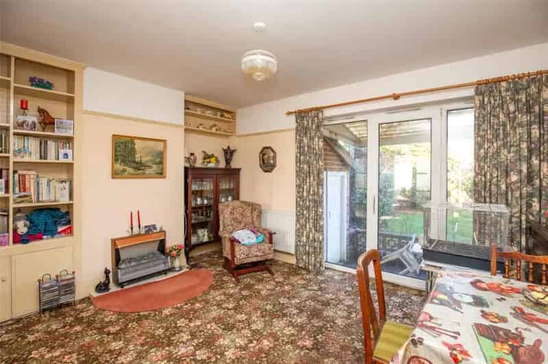 4 Bedroom Semi-Detached House for Sale in Coombe Dingle