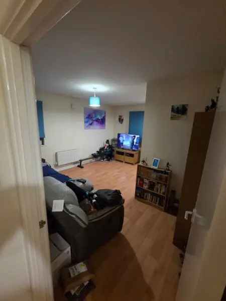 Flat near Fleming Park with Parking