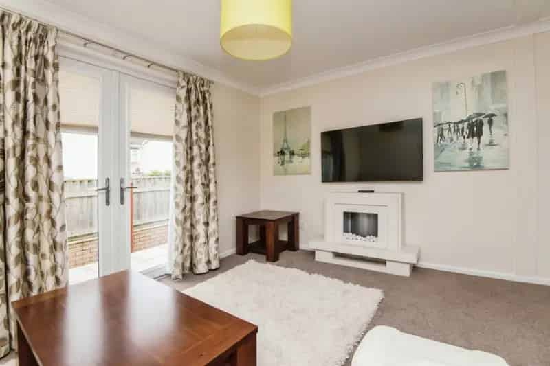 2 Bed Park Home Exeter Modern Amenities Well Kept Gardens