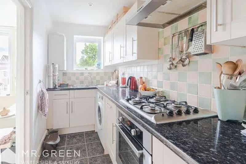 2 Bed Flat for Sale Southbourne High Street