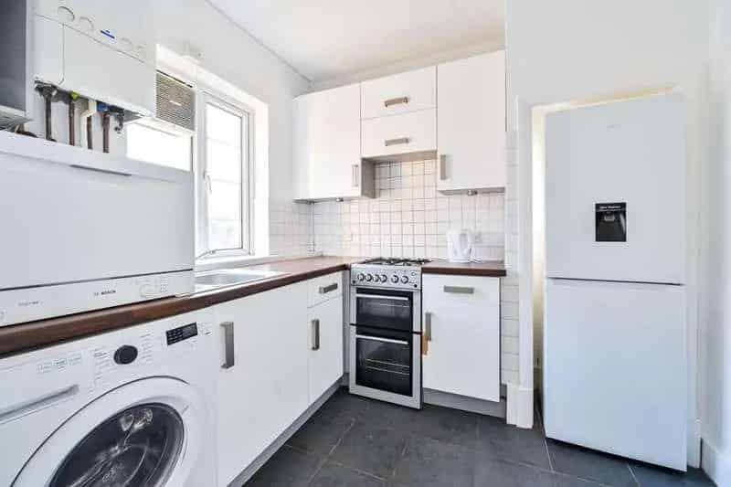 2 bed flat for sale