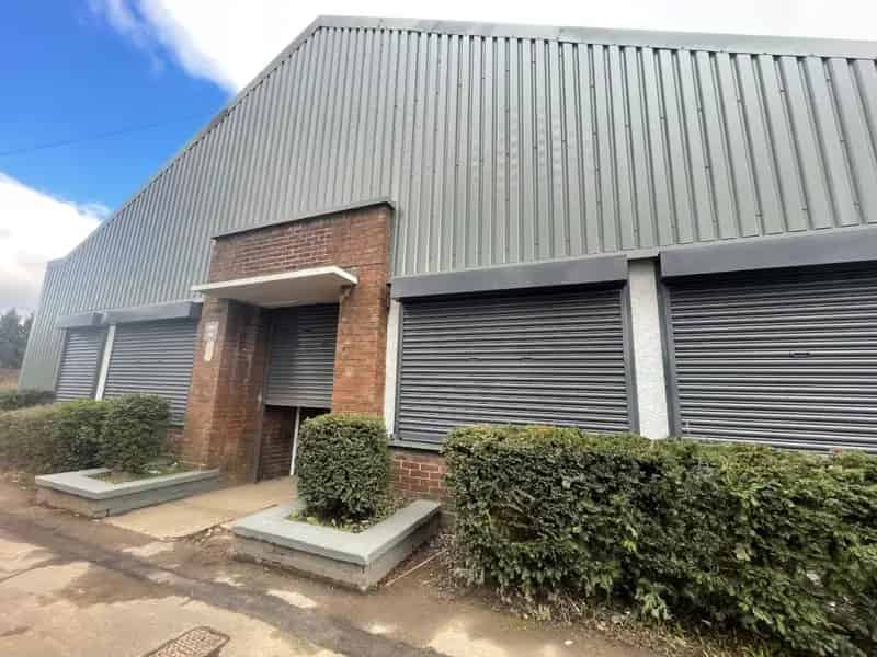 7465 sq ft Refurbished Warehouse To Let Glasgow Carntyne