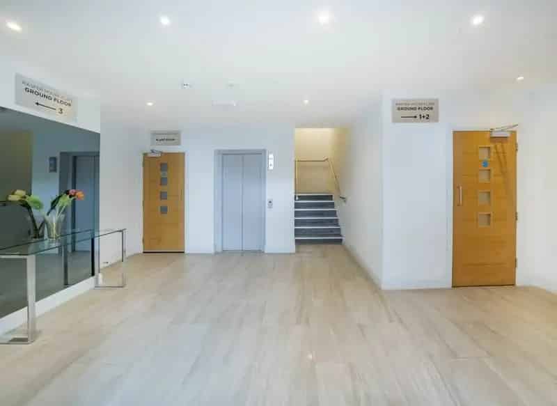 Flat For Sale , High Road, London, England