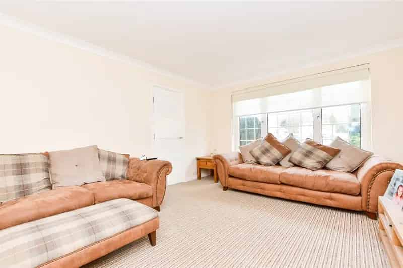 5 Bedroom Semi Detached House For Sale