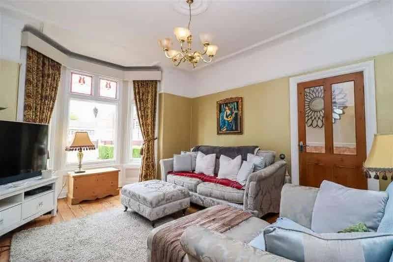 4 bed house for sale