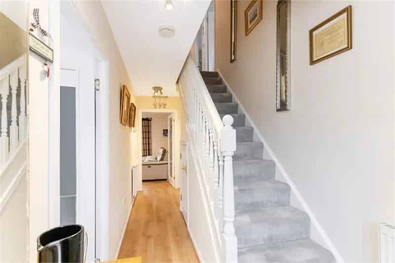 4 Bed Detached House 3 Reception Rooms Family Home
