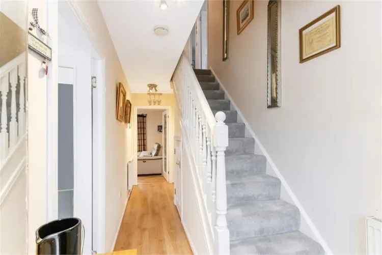 4 Bed Detached House 3 Reception Rooms Family Home