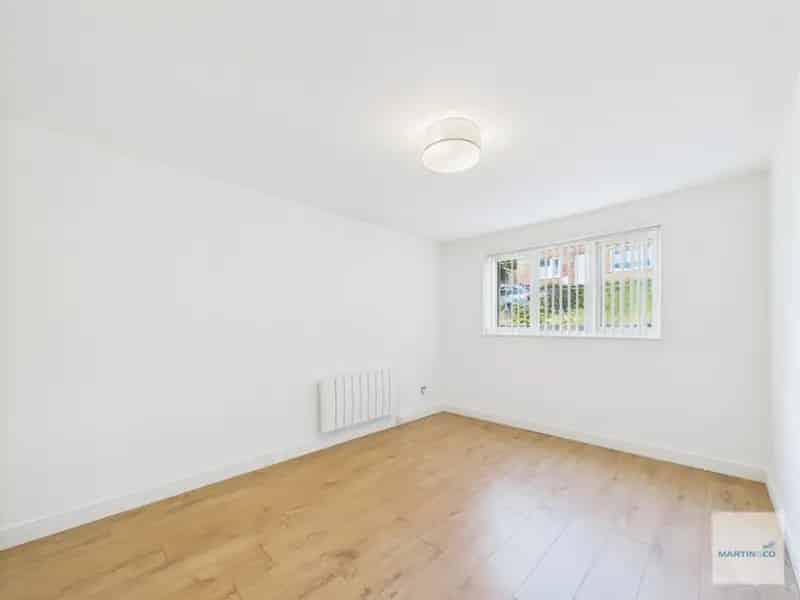 2 bedroom Flat
 For Sale