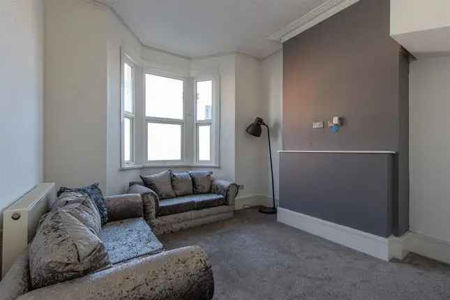 2 Double Bedroom Duplex Apartment Canton Cardiff