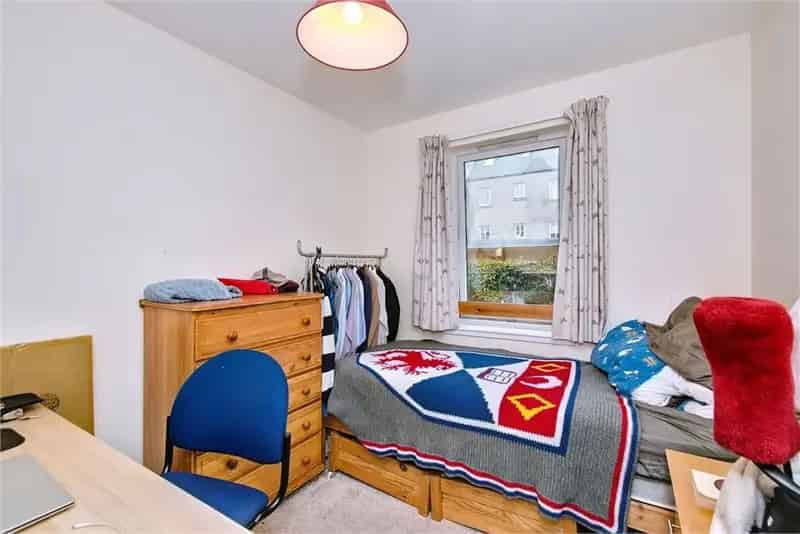 3 Bed Flat St Andrews HMO Licence Modern Kitchen Allocated Parking